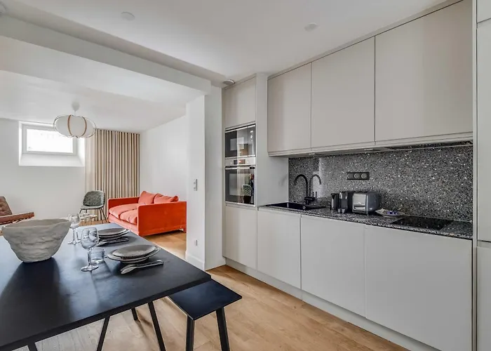 Spacious A C 1br 2p - Notre-dame Apartment *